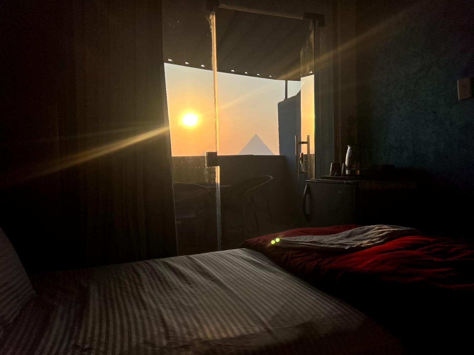 Pyramids Stone View 3*